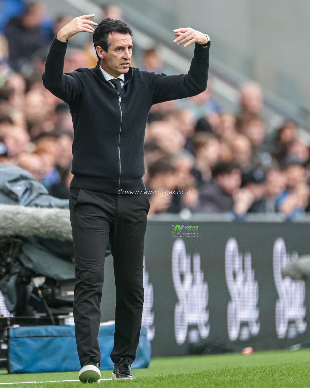 Unai Emery manager of Aston Villa during the Premier League match Everton vs Aston Villa at Hill Dickinson Stadium, Liverpool, United Kingdom, 13th September 2025

(Photo by Mark Cosgrove/News Images)