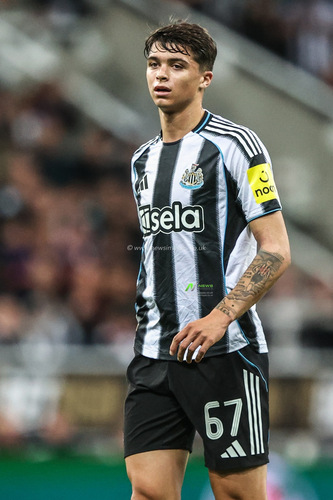 Lewis Miley of Newcastle Untied during the Carabao Cup Round 3 match Newcastle United vs Bradford City at St. James's Park, Newcastle, United Kingdom, 24th September 2025

(Photo by Alfie Cosgrove/News Images)