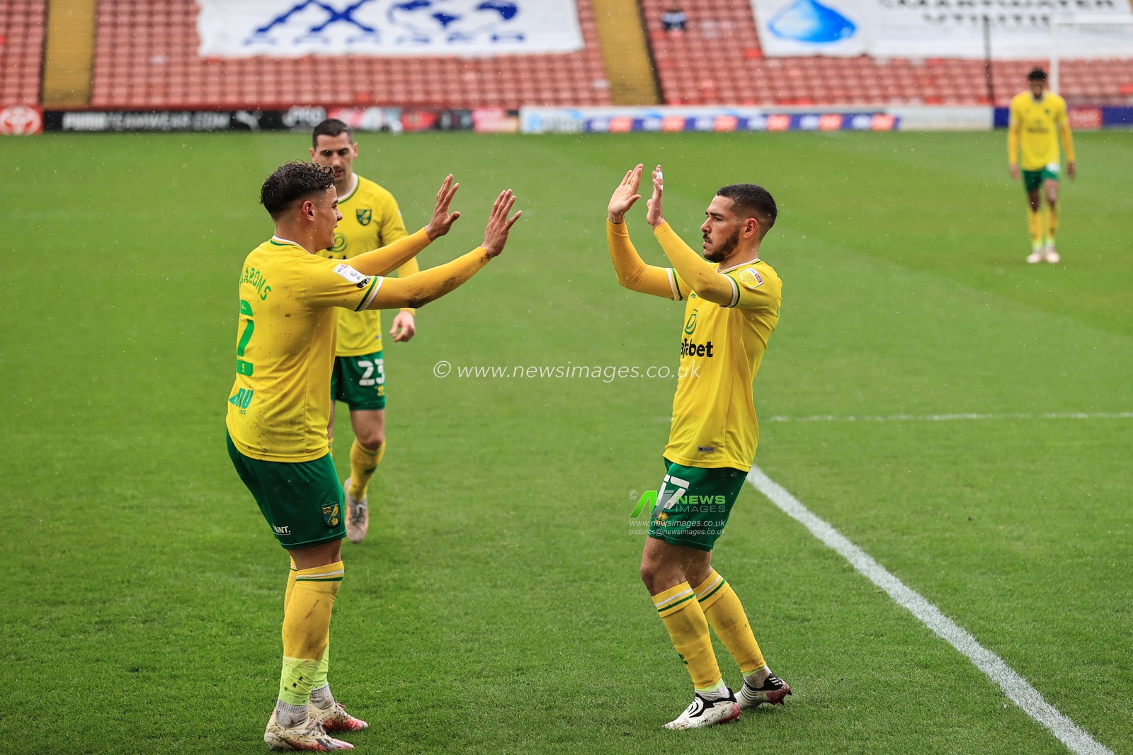 Emi Buendia #17 of Norwich City celebrates his goal to make it 1-1