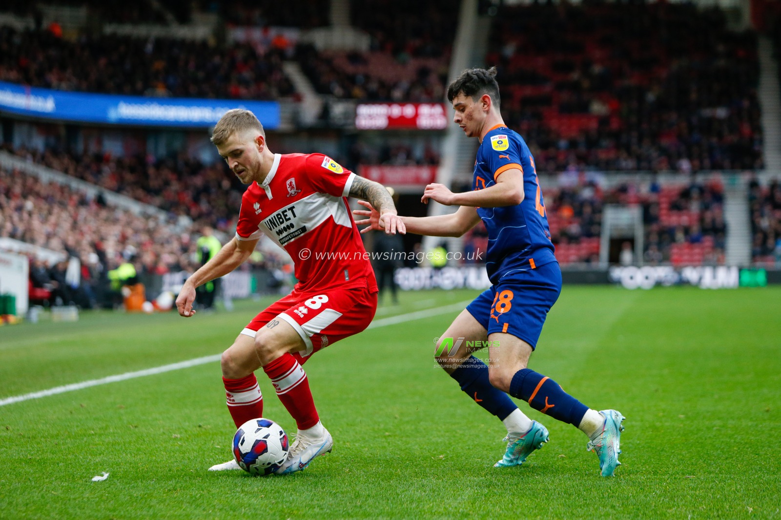 Riley McGree #8 of Middlesbrough and Charlie Patino #28 of Blackpool during the Sky Bet Championship match Middlesbrough vs Blackpool at Riverside Stadium, Middlesbrough, United Kingdom, 4th February 2023

(Photo by Ben Early/News Images)