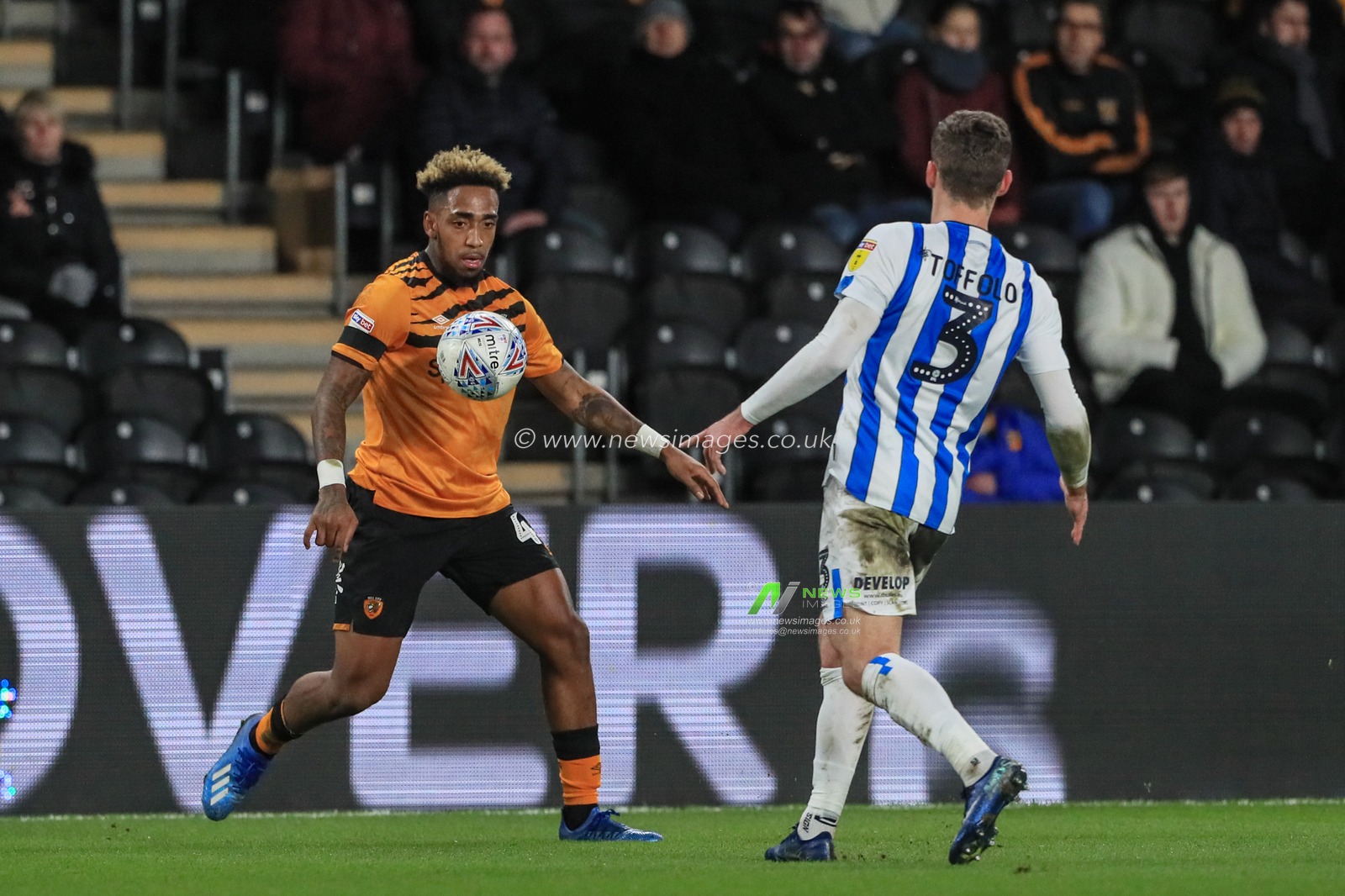 28th January 2020, KC Stadium, Kingston upon Hull, England; Sky Bet Championship, Hull City v Huddersfield Town : Mallik Wilkes (43) of Hull City controls the ball