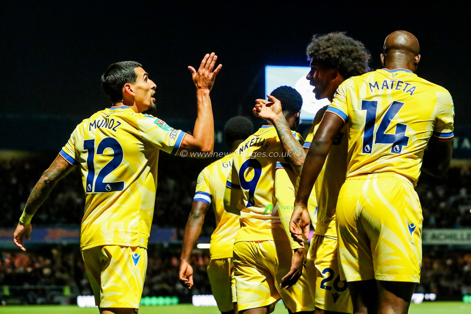 Eddie Nketiah of Crystal Palace celebrates with teammates after scoring his goal to make it 0-1 during the Carabao Cup match Queens Park Rangers vs Crystal Palace at Kiyan Prince Foundation Stadium, London, United Kingdom, 17th September 2024

(Photo by Izzy Poles/News Images)