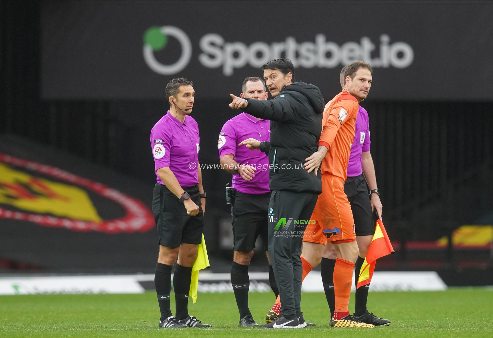 Vladimir Ivic manager of Watford has a word at the end of the game with the officials.