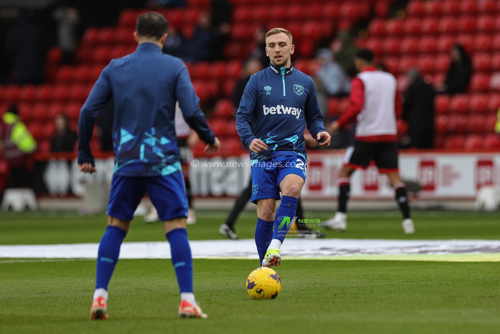 Jarrod Bowen of West Ham United scores to make it during the Premier League match Sheffield United vs West Ham United at Bramall Lane, Sheffield, United Kingdom, 21st January 2024

(Photo by Mark Cosgrove/News Images)
