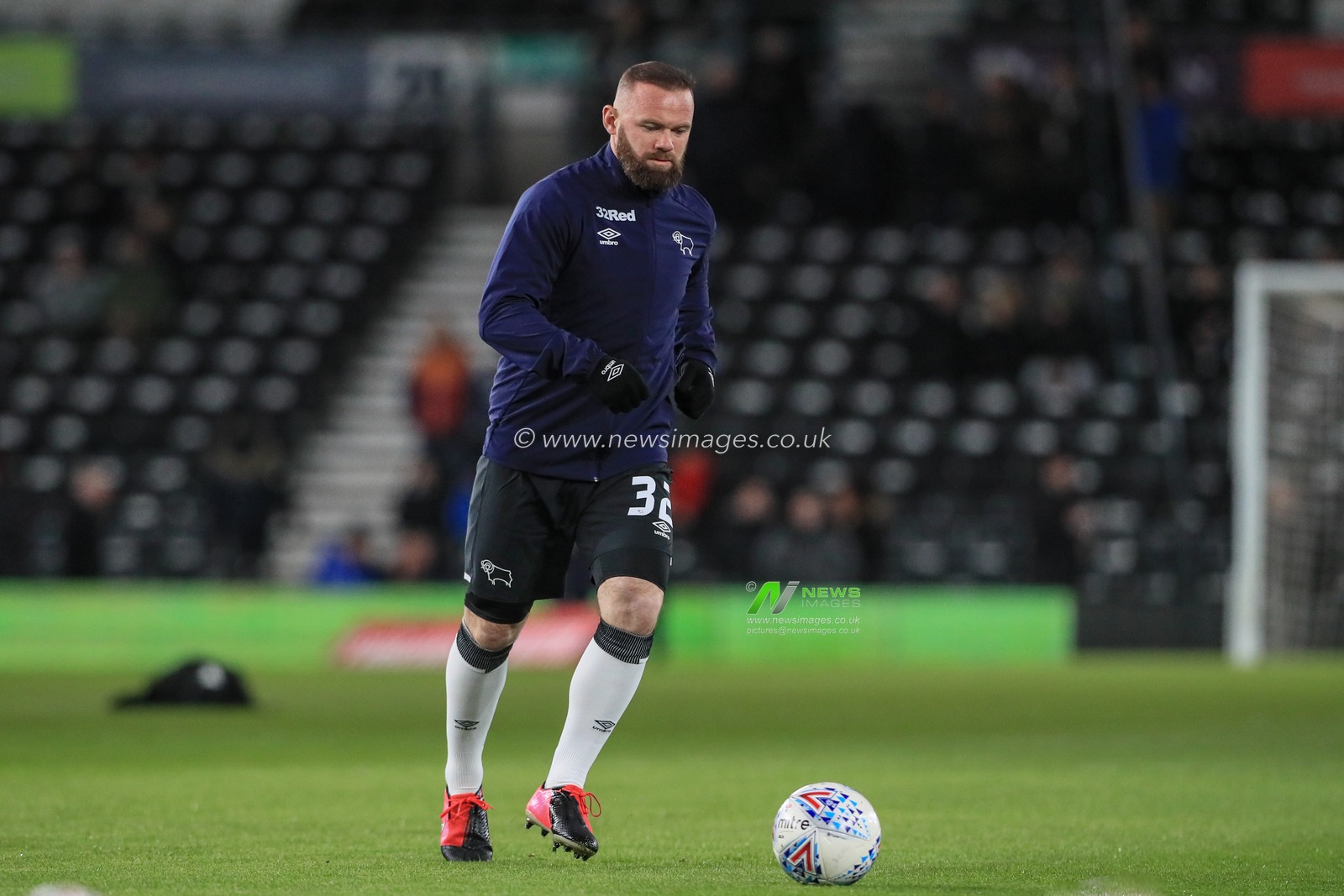 5th March 2020, Pride Park Stadium, Derby, England; Emirates FA Cup 5th Round, Derby County v Manchester United : Wayne Rooney (32) of Derby County during the pre-game warmup