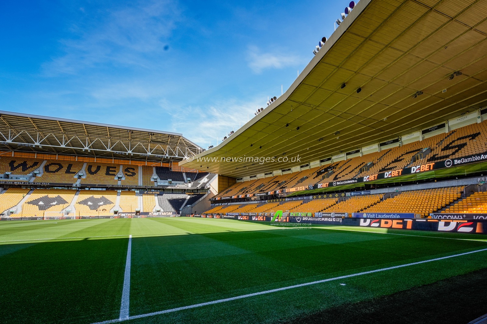 A general view of the pitch and stands during the Premier League match Wolverhampton Wanderers vs Tottenham Hotspur at Molineux, Wolverhampton, United Kingdom on 25 April 2026

(Photo by Maynard Manyowa/News Images)