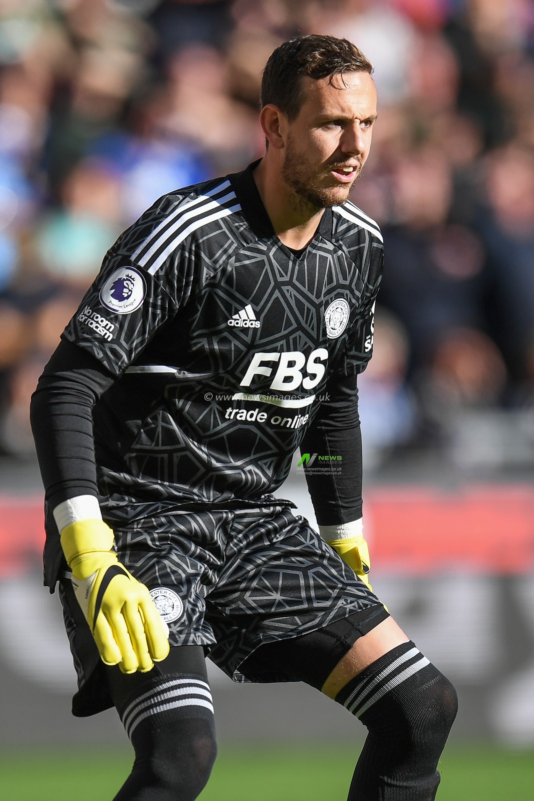Danny Ward #1 of Leicester City  during the Premier League match Wolverhampton Wanderers vs Leicester City at Molineux, Wolverhampton, United Kingdom, 23rd October 2022

(Photo by Mike Jones/News Images)