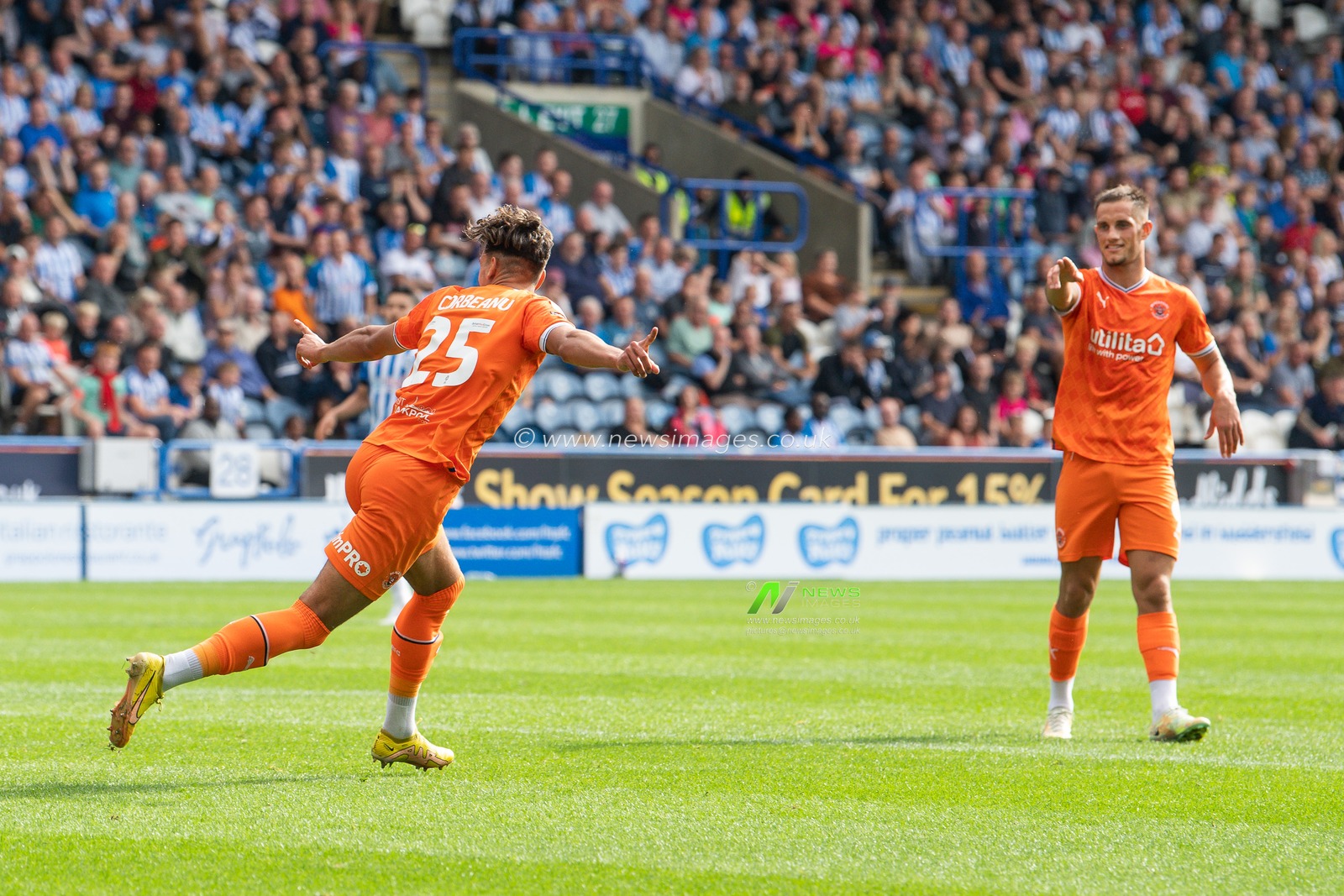 Theo Corbeanu #25 of Blackpool celebrates his goal to make it 0-1 during the Sky Bet Championship match Huddersfield Town vs Blackpool at John Smith's Stadium, Huddersfield, United Kingdom, 4th September 2022

(Photo by Craig Thomas/News Images)