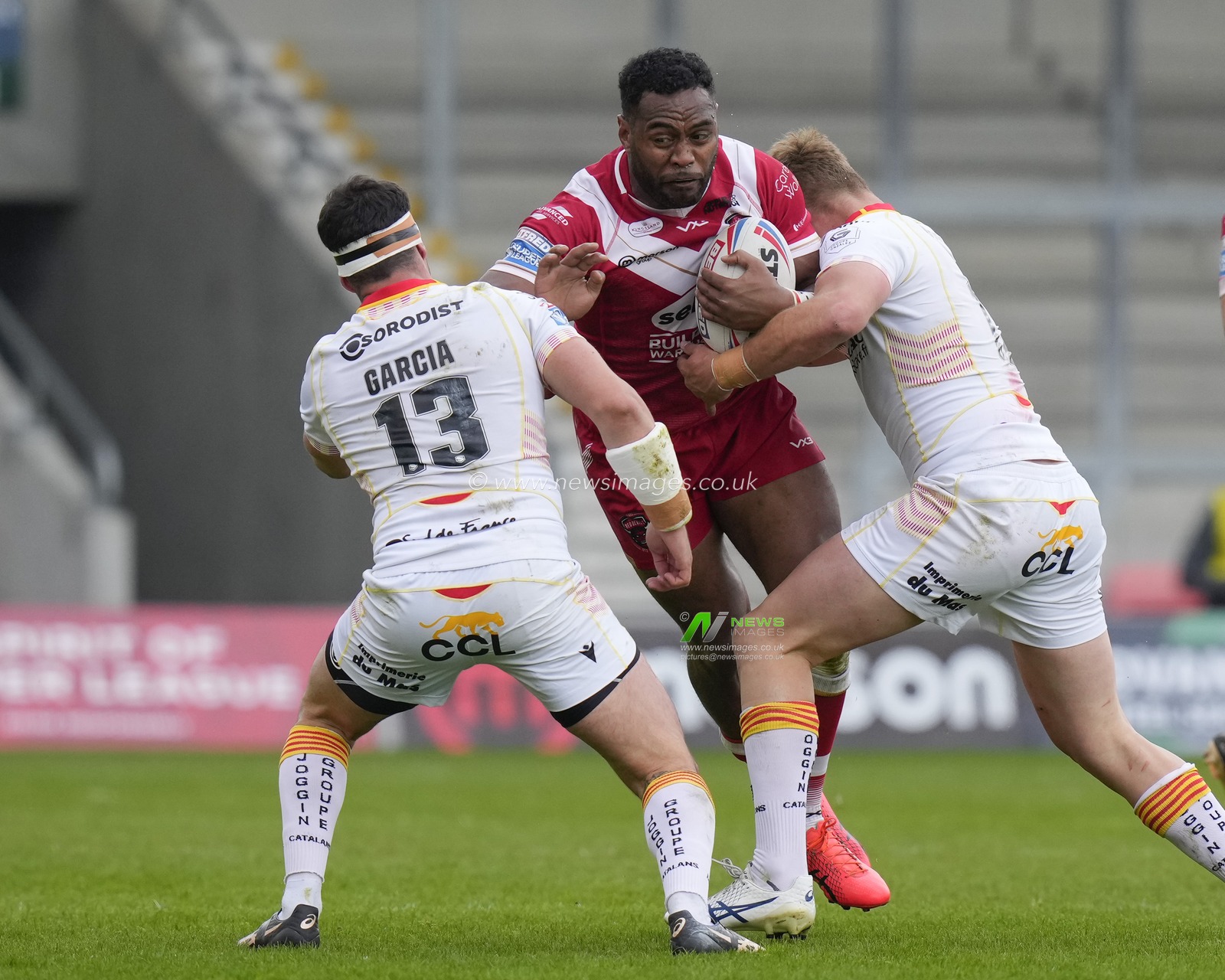 King Vuniyaywa #10 of Salford Red Devils runs at Ben Garcia #13 of Catalans Dragons during the Betfred Super League Round 10 match Salford Red Devils vs Catalans Dragons at AJ Bell Stadium, Eccles, United Kingdom, 23rd April 2023

(Photo by Steve Flynn/News Images)