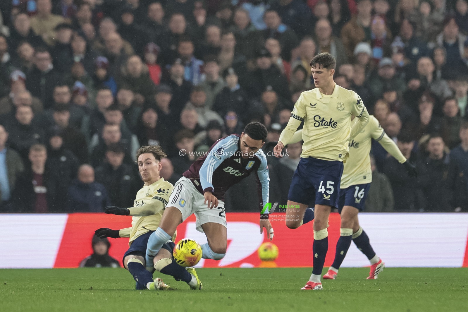 Morgan Rogers of Aston Villa is tackled by James Garner of Everton during the Premier League match Aston Villa vs Everton at Villa Park, Birmingham, United Kingdom, 18th January 2026

(Photo by Mark Cosgrove/News Images)