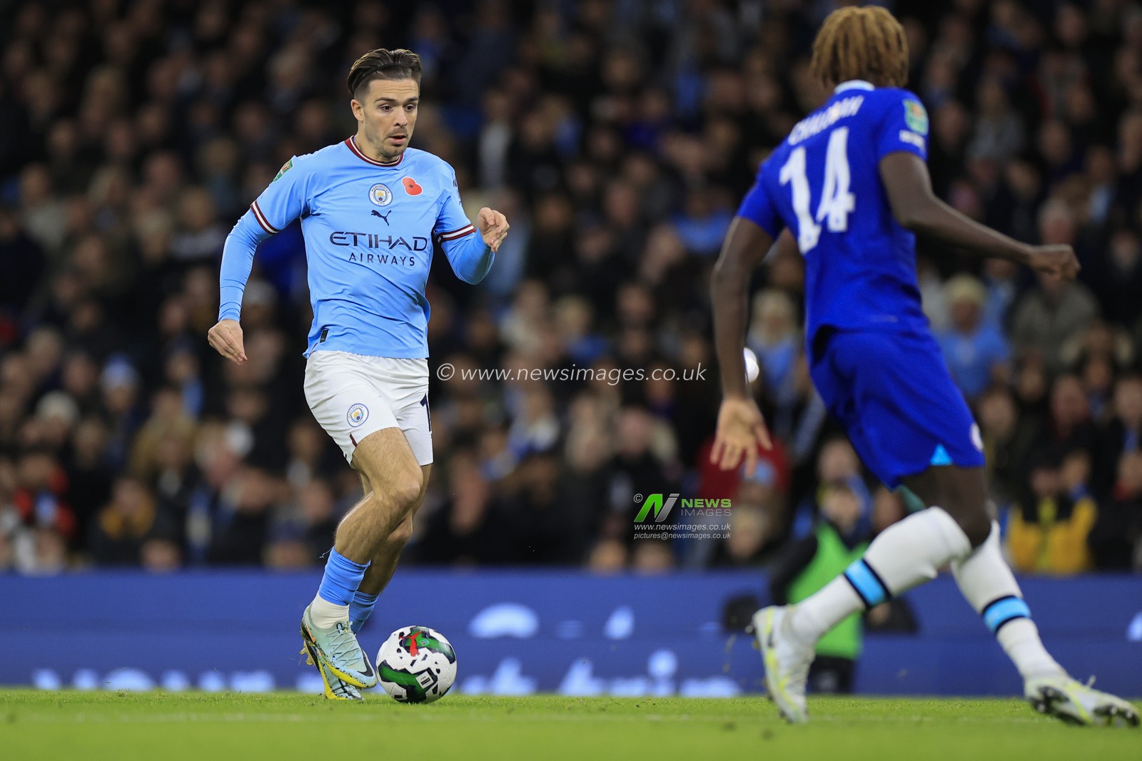 Jack Grealish #10 of Manchester City is confronted by Trevoh Chalobah #14 of Chelsea during the Carabao Cup Third Round match Manchester City vs Chelsea at Etihad Stadium, Manchester, United Kingdom, 9th November 2022

(Photo by Conor Molloy/News Images)
