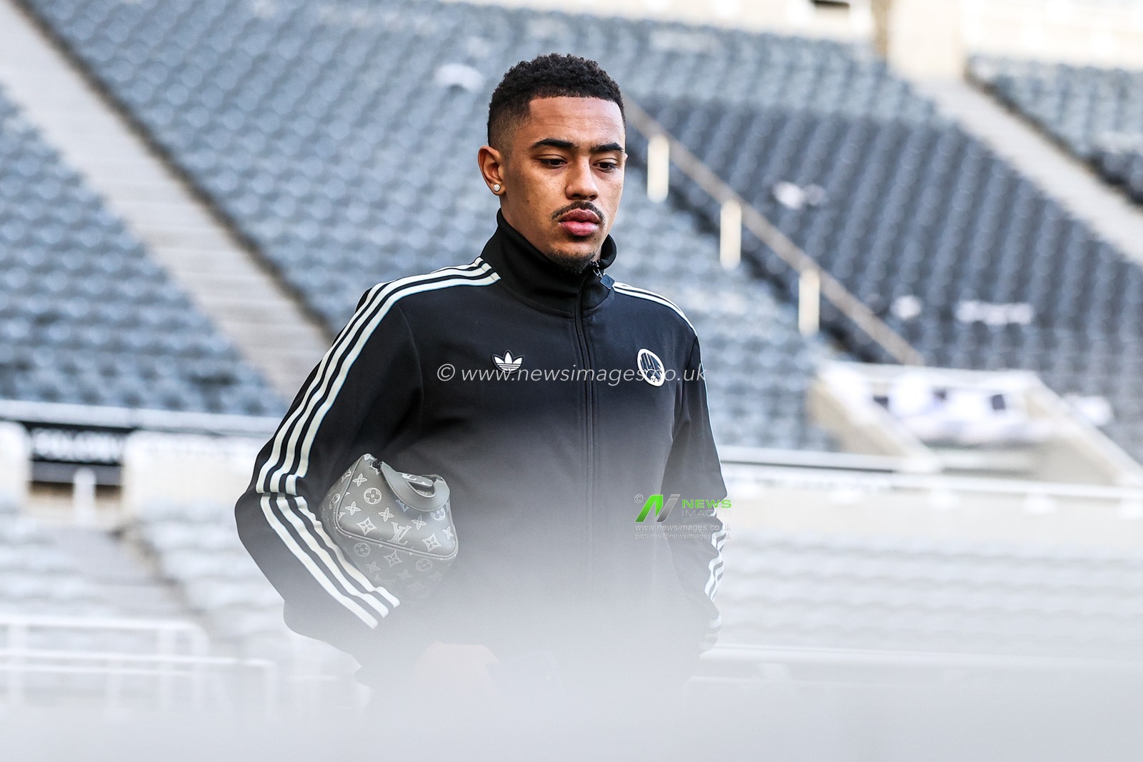 Malick Thiaw of Newcastle United arrives during the Premier League match Newcastle United vs Crystal Palace at St. James's Park, Newcastle, United Kingdom, 4th January 2026

(Photo by Alfie Cosgrove/News Images)

*** GER AUT SUI OUT ***
