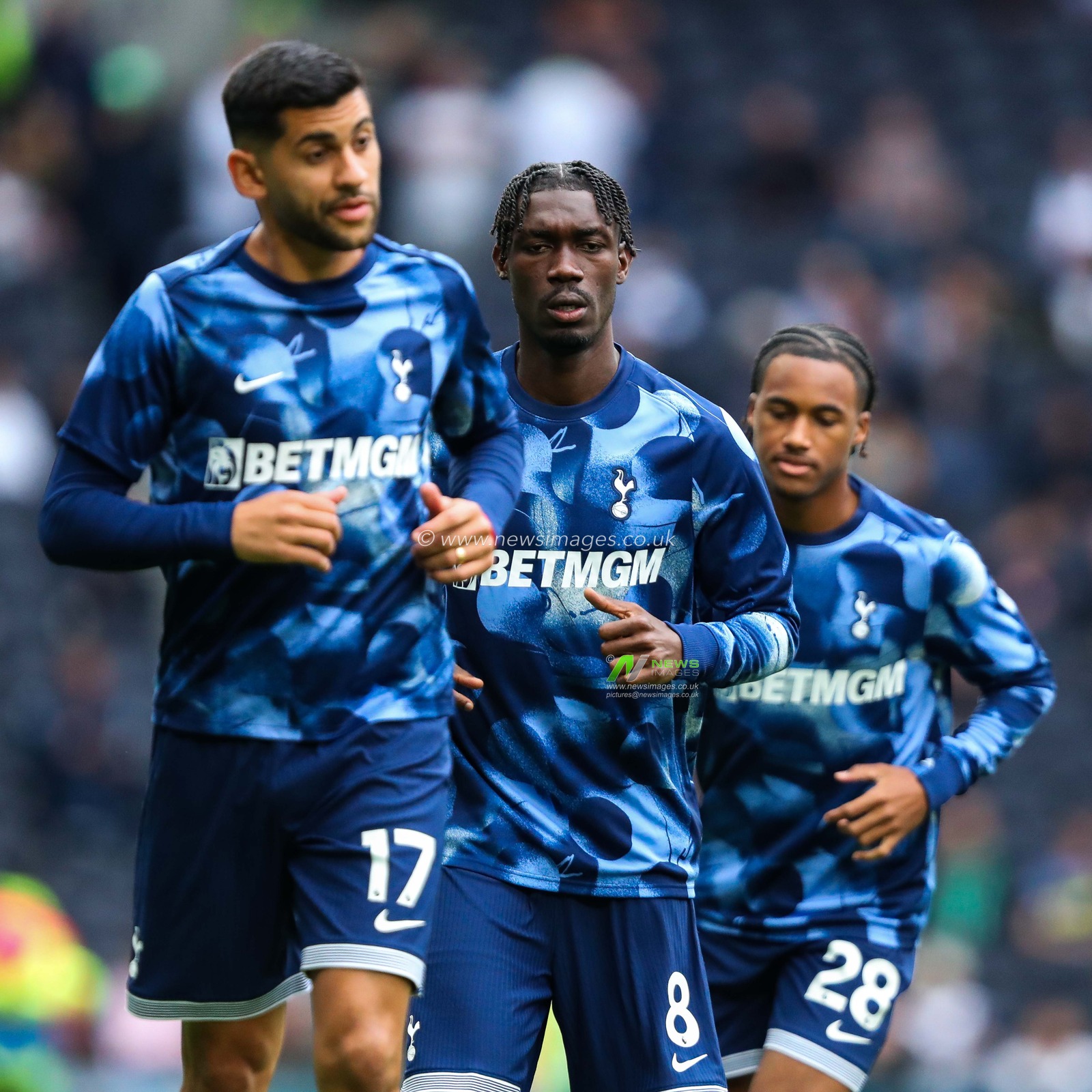 Yves Bissouma of Tottenham Hotspur warms up prior to the Premier League match Tottenham Hotspur vs Everton at Tottenham Hotspur Stadium, London, United Kingdom, 24th August 2024

(Photo by Izzy Poles/News Images)