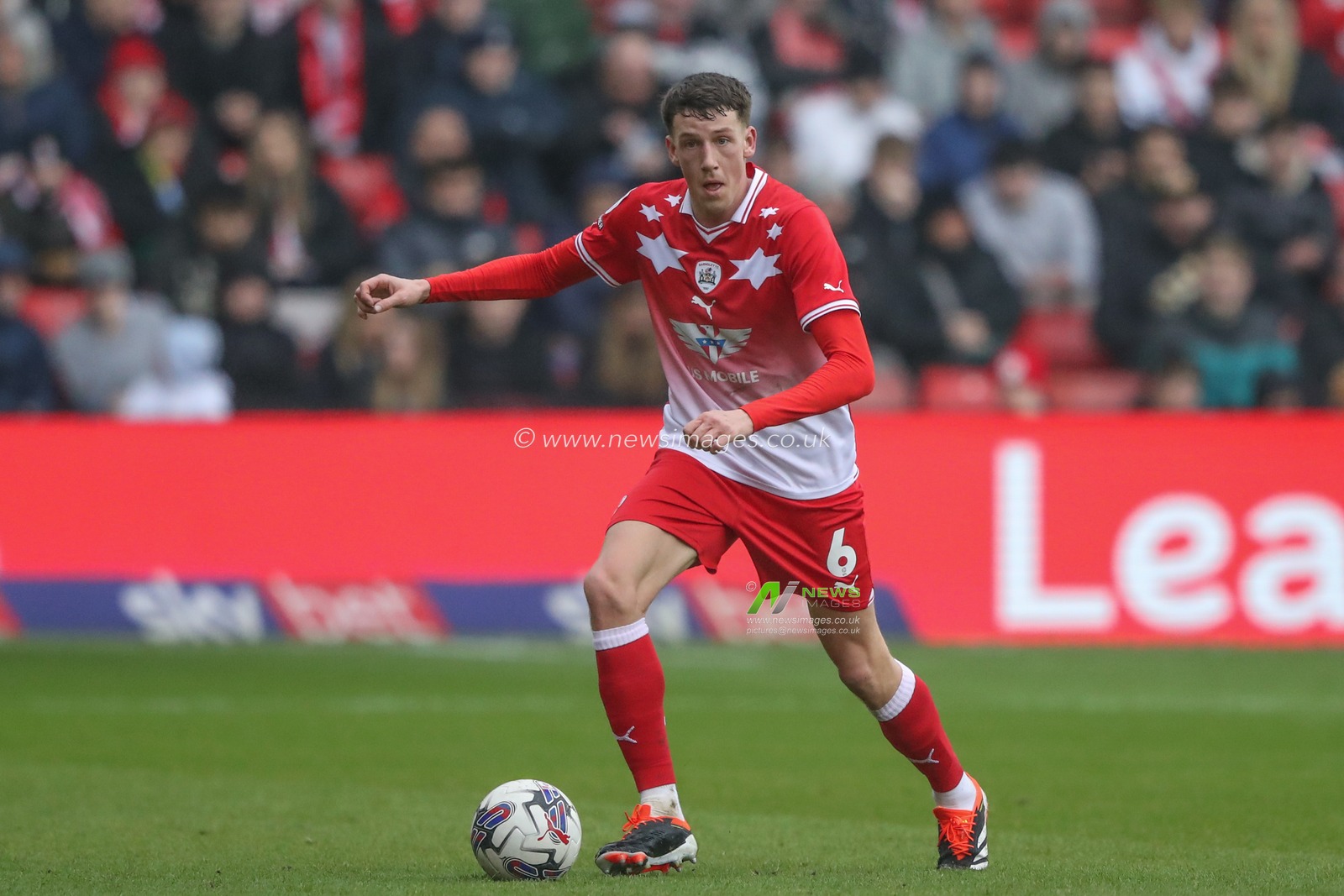 MaÃ«l de Gevigney of Barnsley breaks with the ball during the Sky Bet League 1 match Barnsley vs Lincoln City at Oakwell, Barnsley, United Kingdom, 9th March 2024

(Photo by Alfie Cosgrove/News Images)
