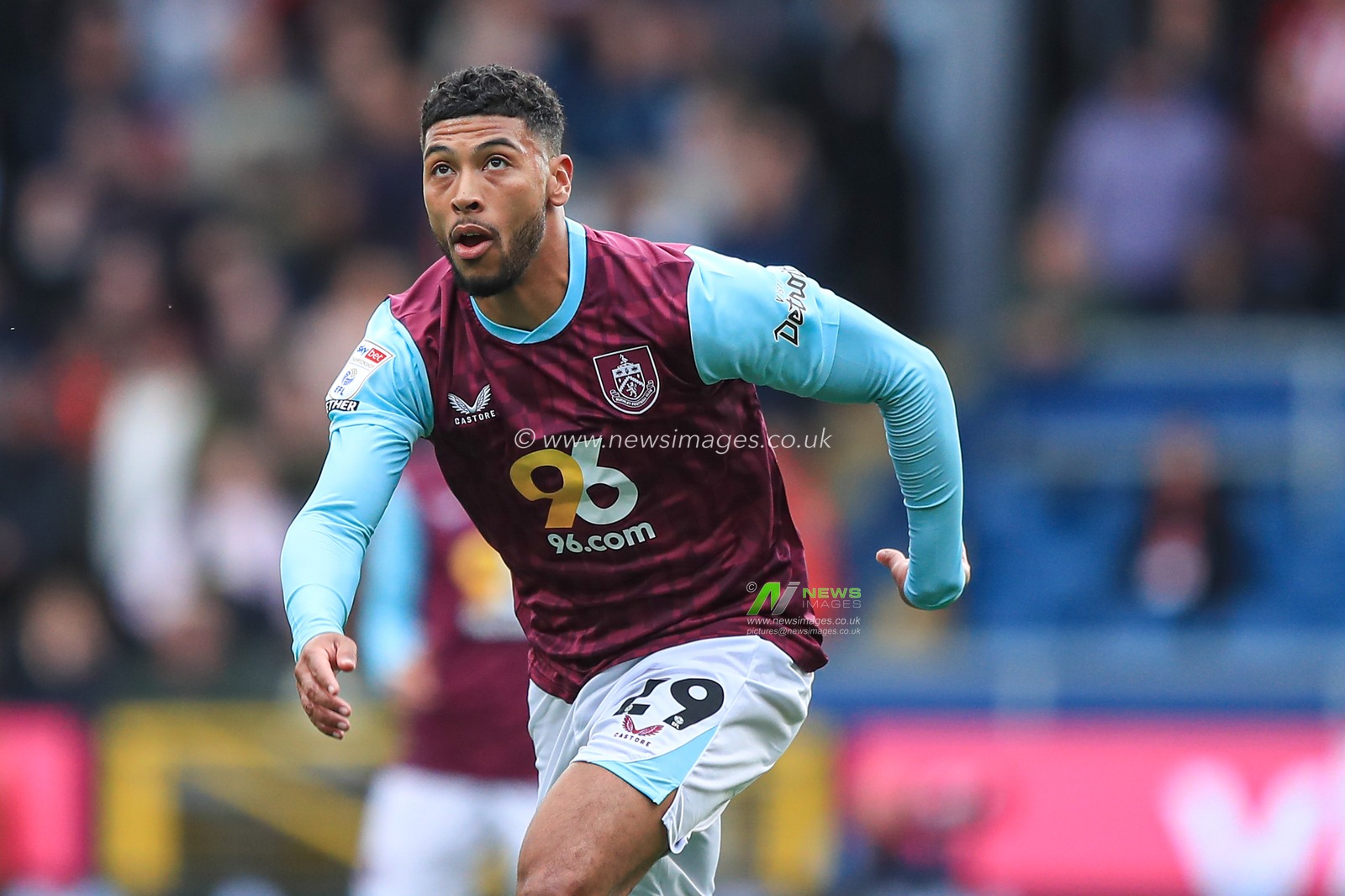 Josh Laurent of Burnley during the Sky Bet Championship match Burnley vs Sheffield United at Turf Moor, Burnley, United Kingdom, 21st April 2025

(Photo by Jorge Horsted/News Images)