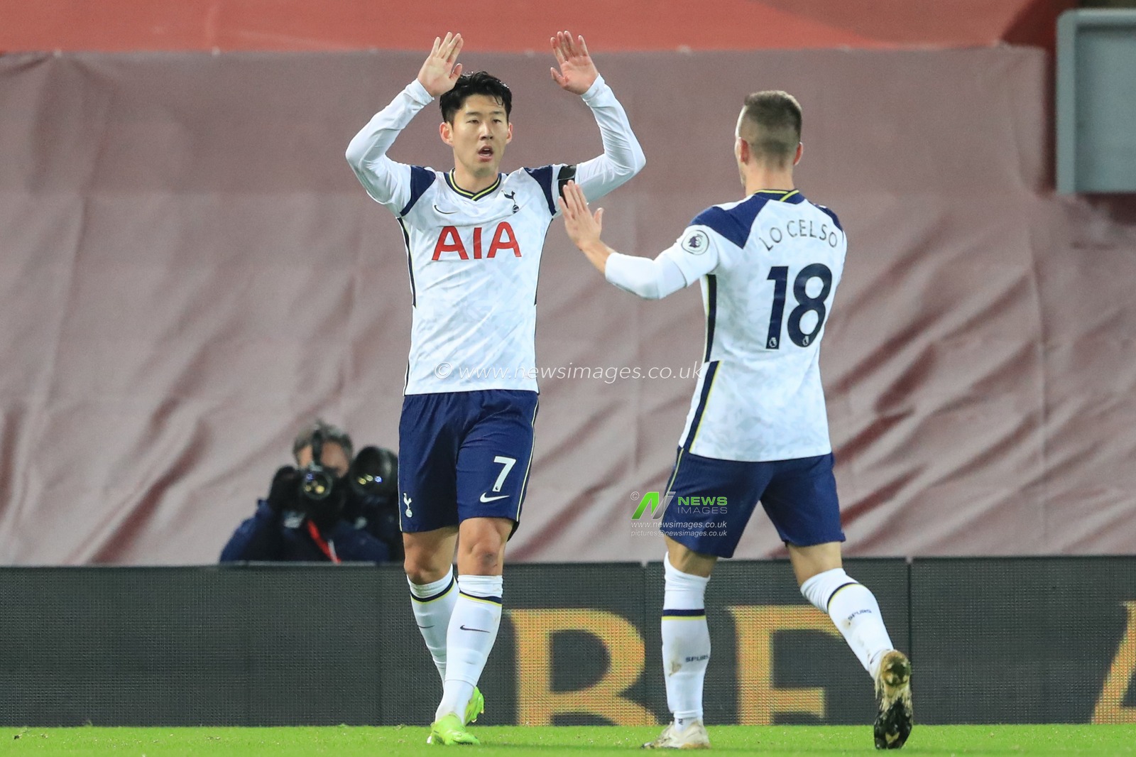 Son Heung-Min #7 of Tottenham Hotspur celebrates his goal to make it 1-1