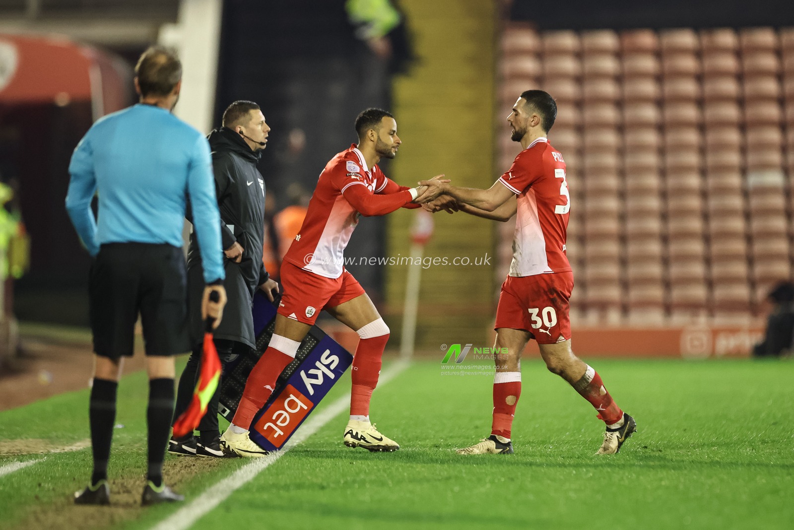 Adam Phillips of Barnsley is substituted for Barry Cotter of Barnsley during the Sky Bet League 1 match Barnsley vs Bolton Wanderers at Oakwell, Barnsley, United Kingdom, 5th March 2024

(Photo by Mark Cosgrove/News Images)