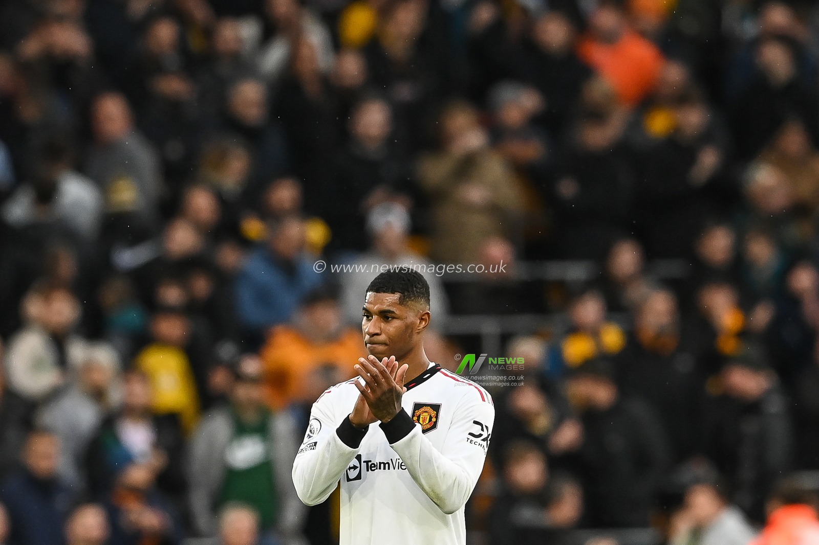 Marcus Rashford #10 of Manchester United applauds the fans at the end of the Premier League match Wolverhampton Wanderers vs Manchester United at Molineux, Wolverhampton, United Kingdom, 31st December 2022

(Photo by Craig Thomas/News Images)