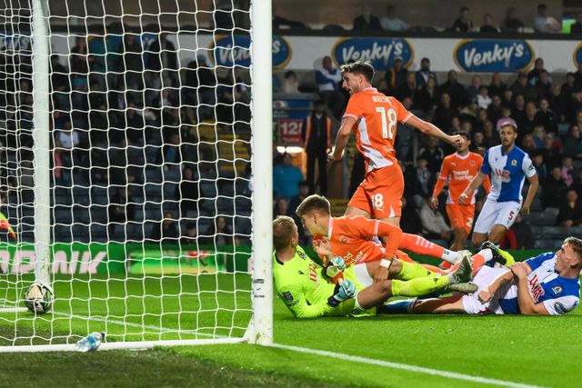 Jake Beesley of Blackpool scores to make it 1-1 during the Carabao Cup match Blackburn Rovers vs Blackpool at Ewood Park, Blackburn, United Kingdom, 27th August 2024

(Photo by Craig Thomas/News Images)