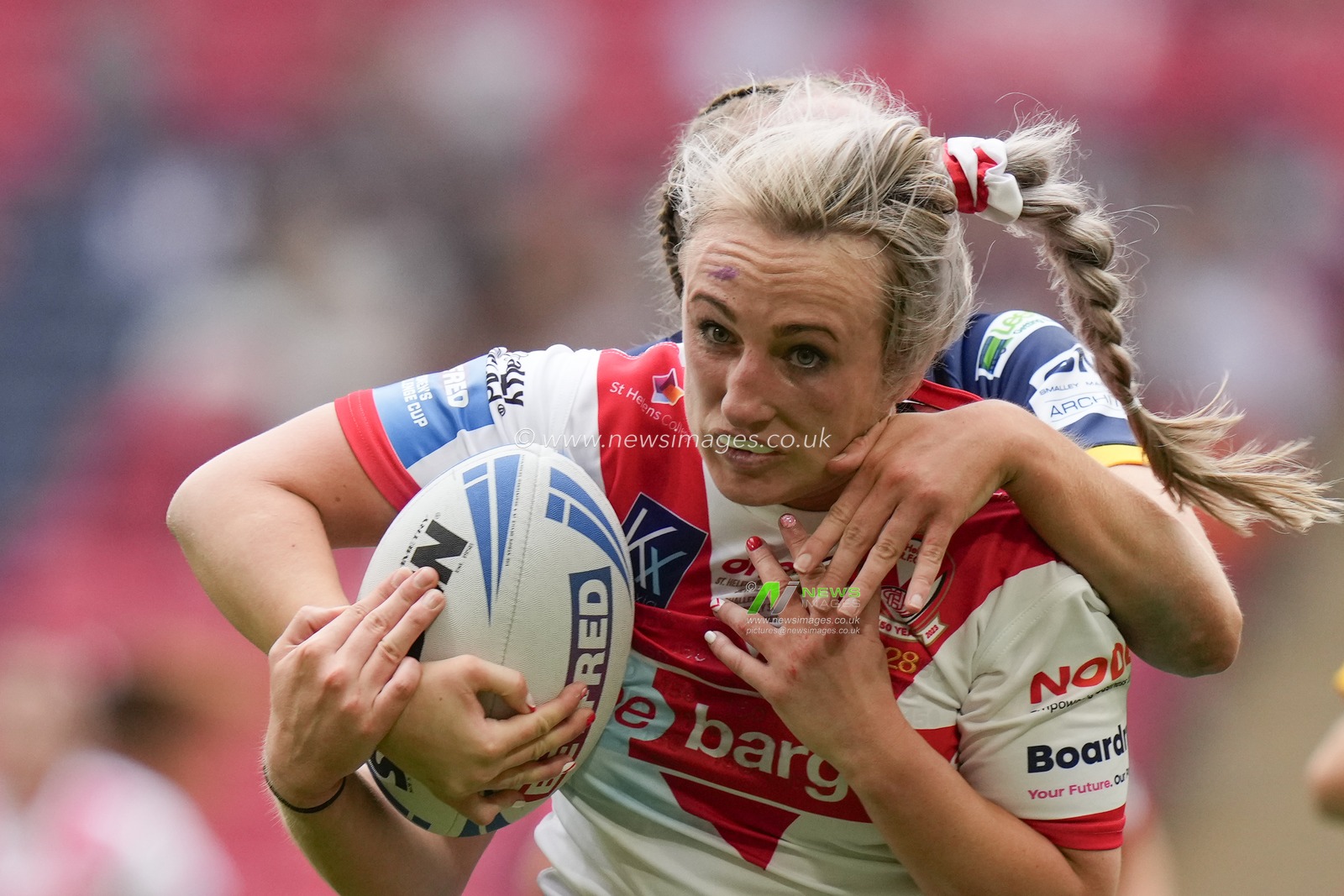 Jodie Cunningham #13 of St. Helens makes a break during the Betfred Womens Challenge Cup Final match Leeds Rhinos vs St Helens at Wembley Stadium, London, United Kingdom, 12th August 2023

(Photo by Steve Flynn/News Images)
