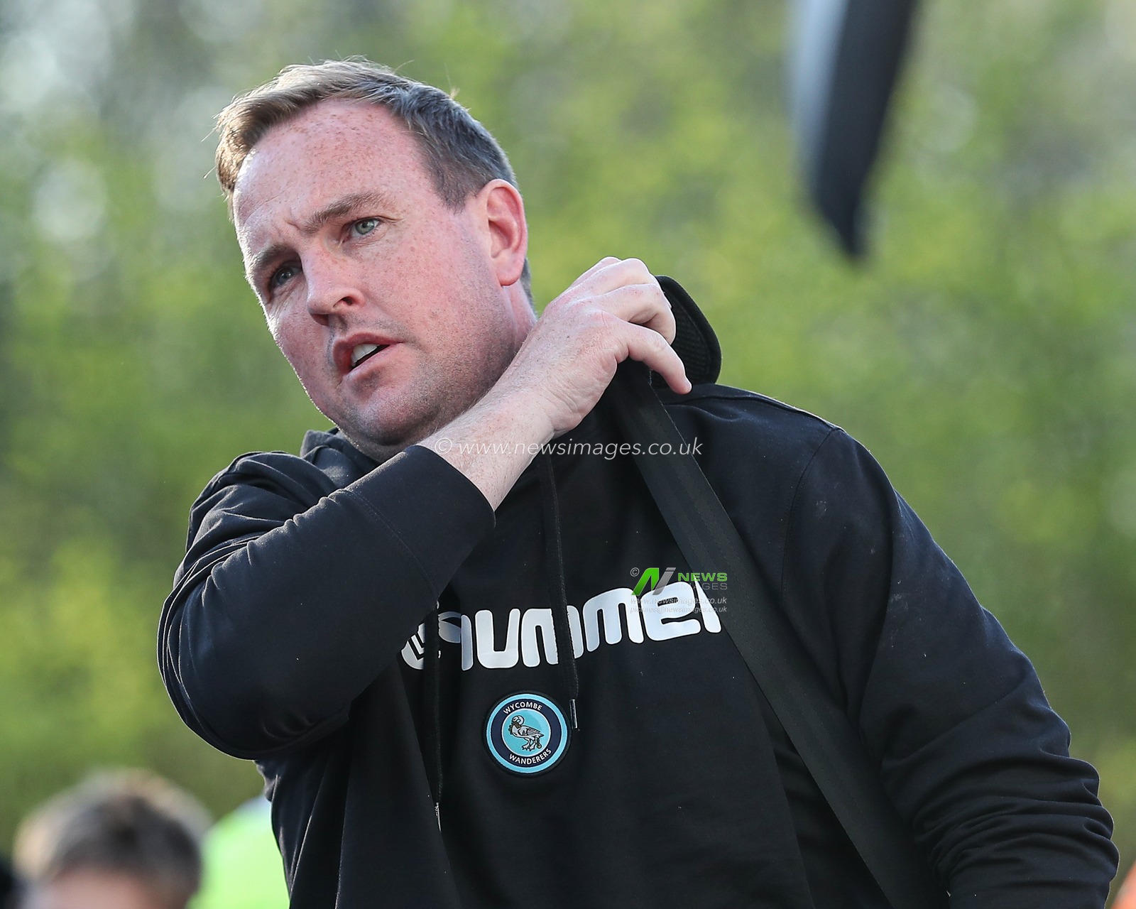 Mike Dodds manager of Wycombe Wanderers arrives at stadium ahead of the Sky Bet League 1 match Huddersfield Town vs Wycombe Wanderers at John Smith's Stadium, Huddersfield, United Kingdom, 8th April 2025

(Photo by Jorge Horsted/News Images)