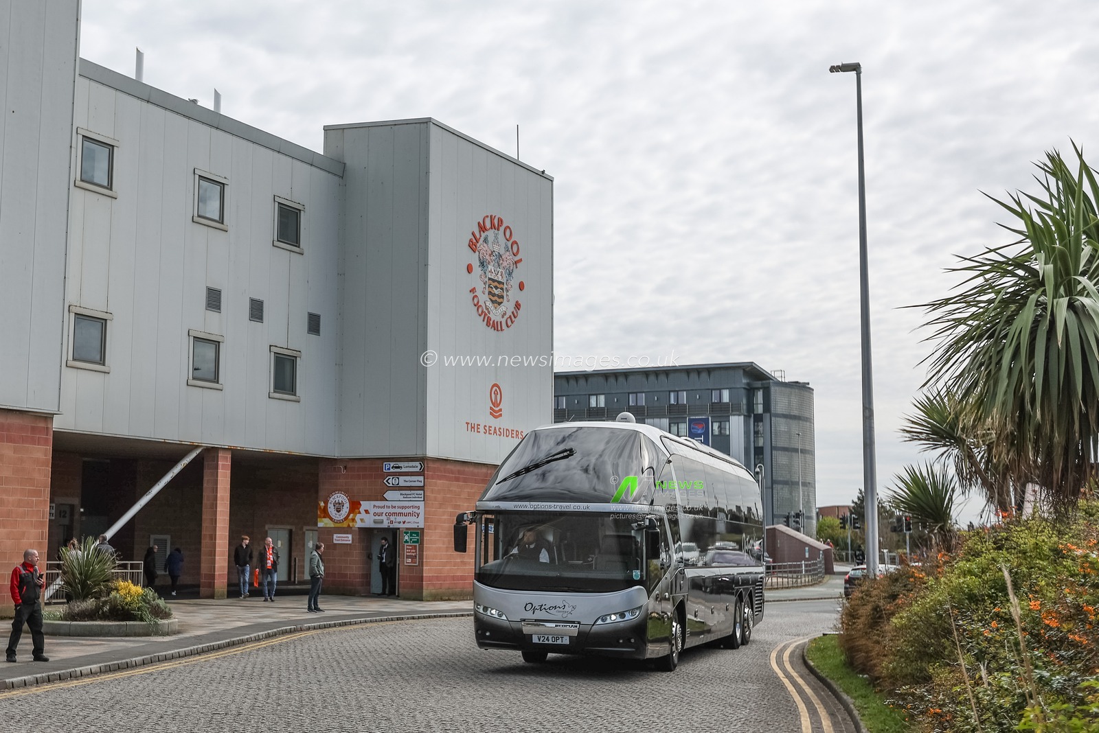 Barnsley team coach arrives during the Sky Bet League 1 match Blackpool vs Barnsley at Bloomfield Road, Blackpool, United Kingdom, 20th April 2024

(Photo by Mark Cosgrove/News Images)