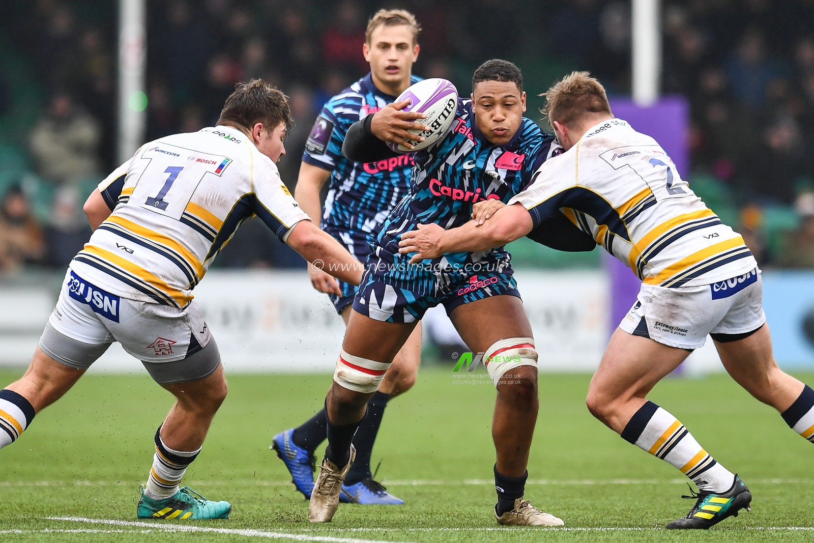 19th January 2019, Sixways Stadium, Worcester, England; European Challenge Cup, Worcester vs Stade Francais ; Charlie Francoz of Stade Francais Paris is tackled by Jack Singleton of Worcester Warriors


Credit: Craig Thomas/news Images