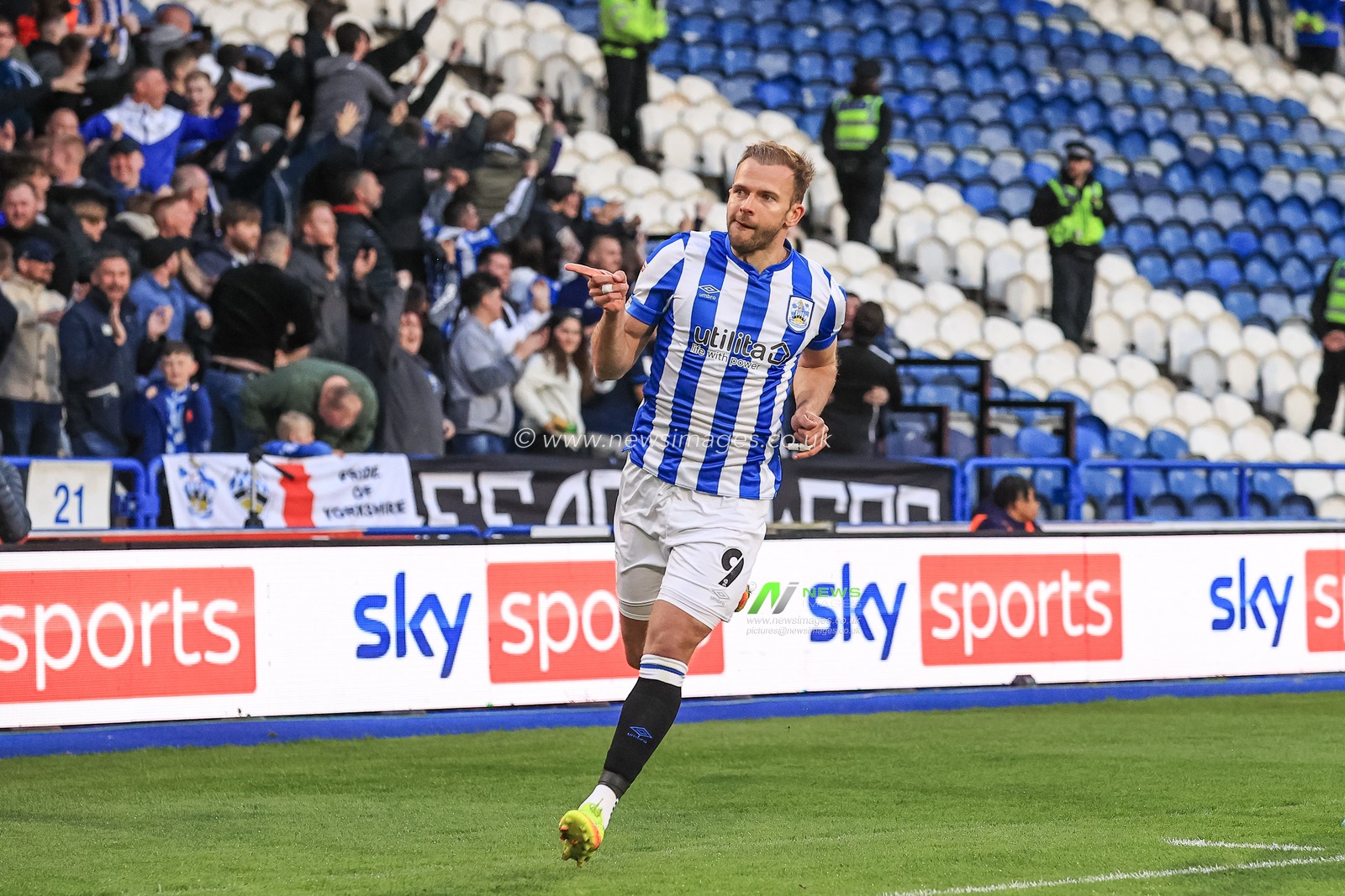 Jordan Rhodes #9 of Huddersfield Town celebrates his goal to make it 1-0