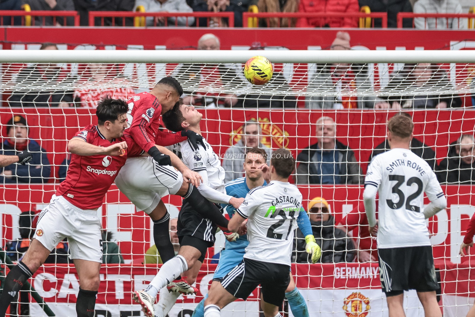 Casemiro of Manchester United scores to make it 1-0 during the Premier League match Manchester United vs Fulham at Old Trafford, Manchester, United Kingdom, 1st February 2026

(Photo by Mark Cosgrove/News Images)