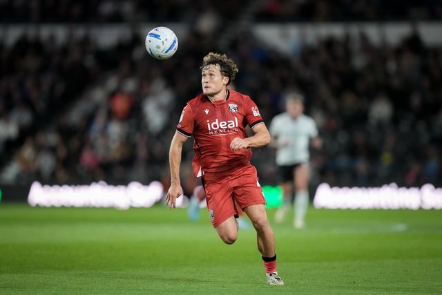 Callum Styles of West Bromwich Albion makes a run with the ball  during the Sky Bet Championship match Derby County vs West Bromwich Albion at Pride Park Stadium, Derby, United Kingdom on 09 September 2026

(Photo by Maynard Manyowa/News Images)