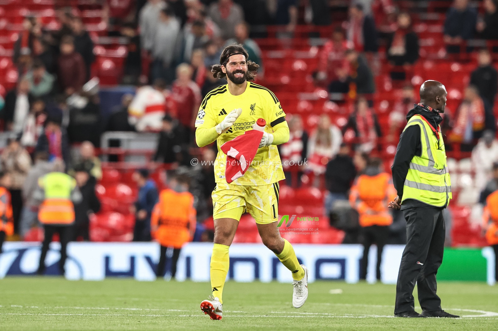Liverpool goalkeeper Alisson Becker applauds the fans during the UEFA Champions League Matchday 1 of 8 match Liverpool vs Atletico Madrid at Anfield, Liverpool, United Kingdom on 09 September 2026

(Photo by Alfie Cosgrove/News Images)