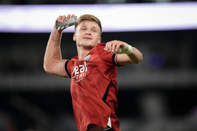 Jimmy Jay-Morgan of West Bromwich Albion applauds the fans after the final whistle  during the Sky Bet Championship match Derby County vs West Bromwich Albion at Pride Park Stadium, Derby, United Kingdom on 09 September 2026

(Photo by Maynard Manyowa/News Images)