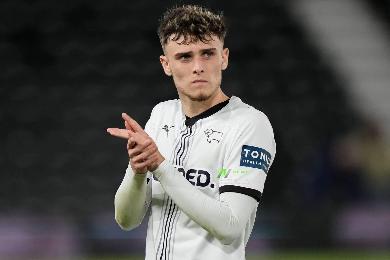 Bobby Clark of Derby County applauds the fans after the final whistle  during the Sky Bet Championship match Derby County vs West Bromwich Albion at Pride Park Stadium, Derby, United Kingdom on 09 September 2026

(Photo by Maynard Manyowa/News Images)