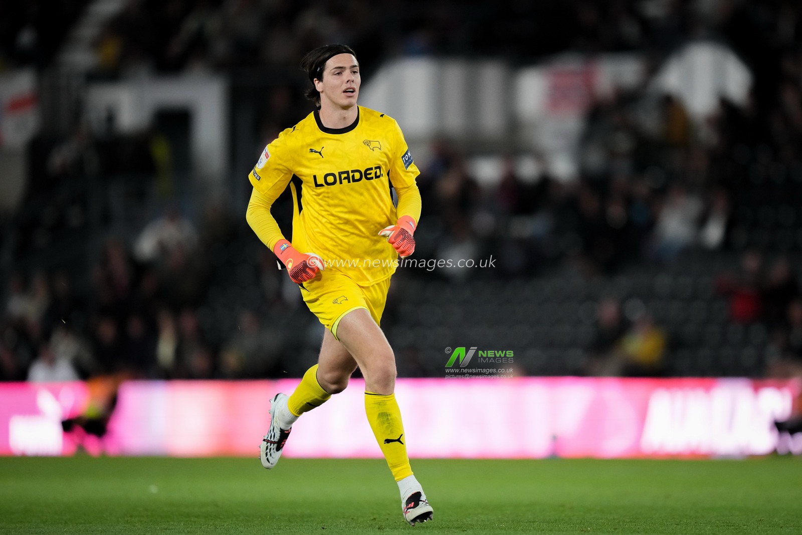 Derby County goalkeeper Jacob Widell Zetterstrom goes forward for a corner during the Sky Bet Championship match Derby County vs West Bromwich Albion at Pride Park Stadium, Derby, United Kingdom on 09 September 2026

(Photo by Maynard Manyowa/News Images)