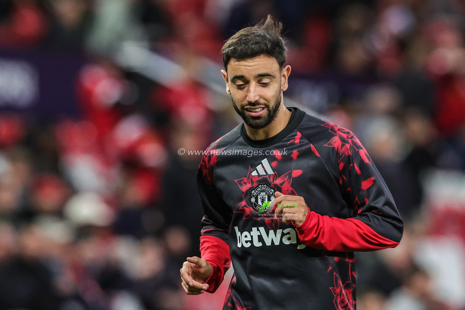 Bruno Fernandes of Manchester United in the pregame warmup session during the UEFA Champions League Matchday 1 of 8 match Manchester United vs Sabah FK at Old Trafford, Manchester, United Kingdom on 10 September 2026

(Photo by Mark Cosgrove/News Images)
