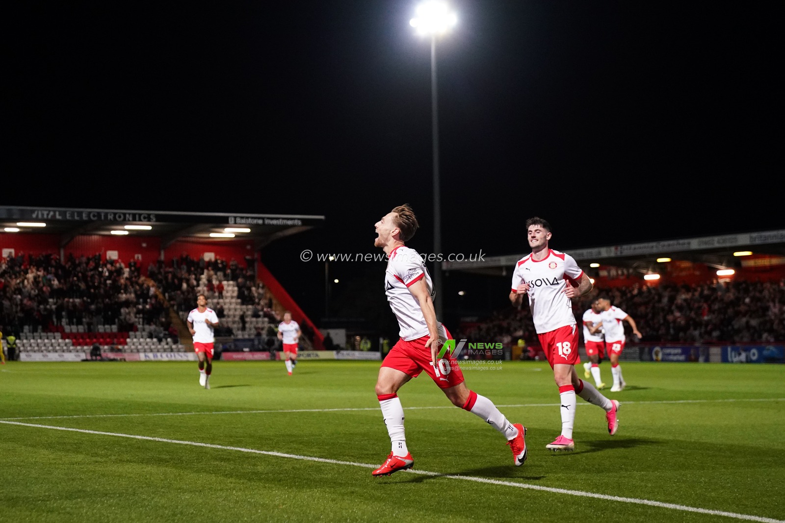 Dan Kemp of Stevenage celebrates his goal during the Sky Bet League One match Stevenage vs Luton Town at Lamex Stadium, Stevenage, United Kingdom on 10 September 2026

(Photo by Harvey Murphy/News Images)