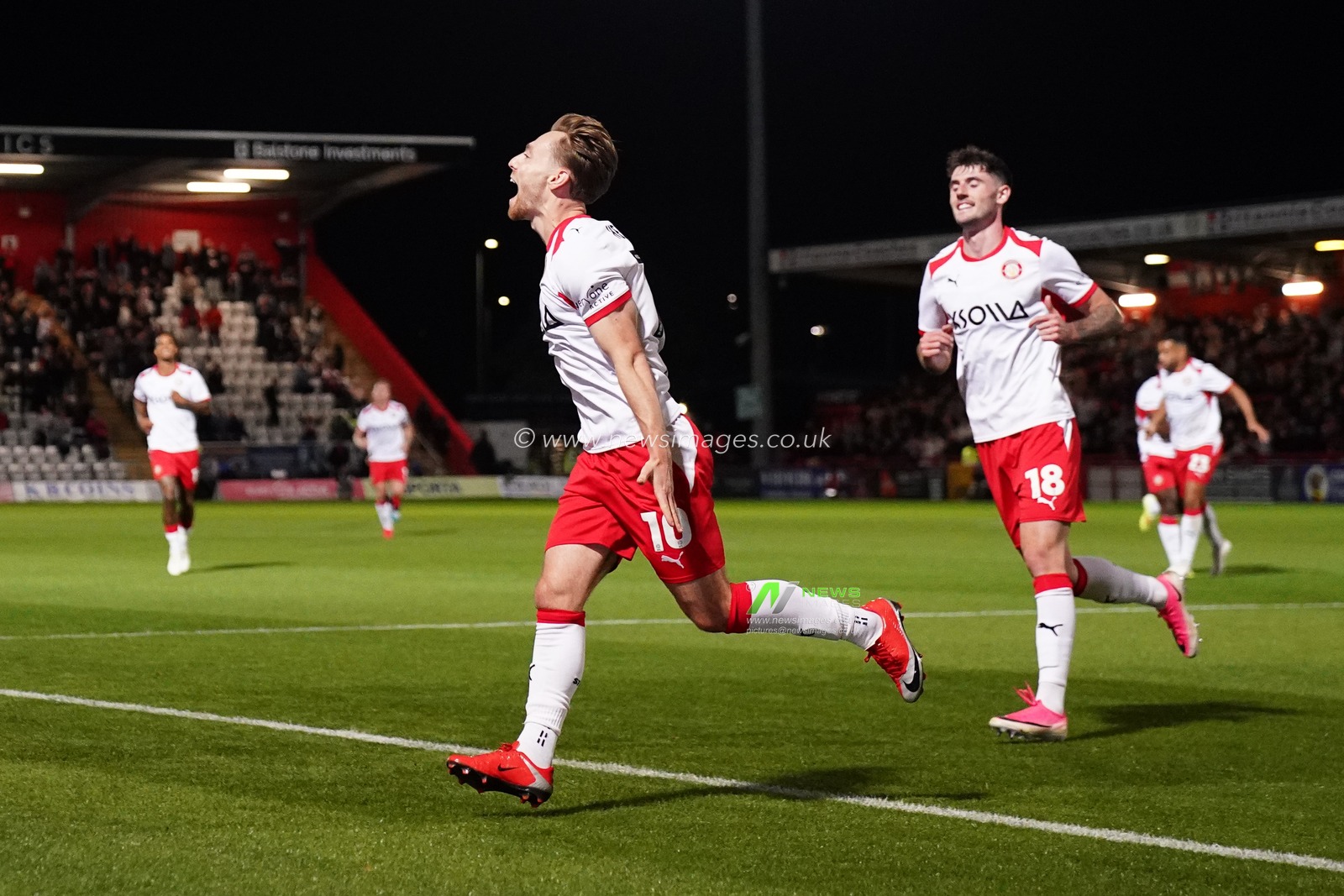 Dan Kemp of Stevenage celebrates 1-0 lead during the Sky Bet League One match Stevenage vs Luton Town at Lamex Stadium, Stevenage, United Kingdom on 10 September 2026

(Photo by Harvey Murphy/News Images)