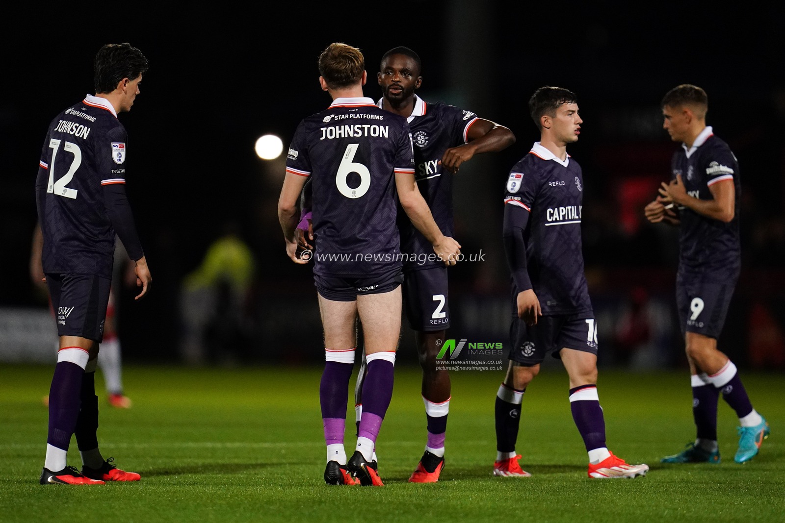 Luton town players during the Sky Bet League One match Stevenage vs Luton Town at Lamex Stadium, Stevenage, United Kingdom on 10 September 2026

(Photo by Harvey Murphy/News Images)