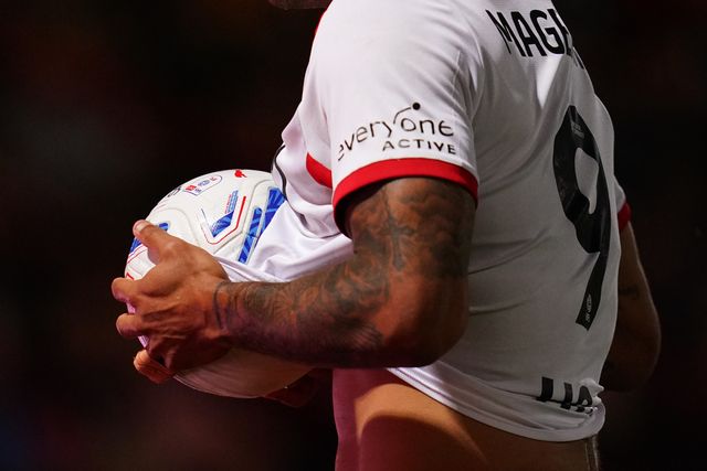 Josh Magennis of Stevenage prepares to take throw in during the Sky Bet League One match Stevenage vs Luton Town at Lamex Stadium, Stevenage, United Kingdom on 10 September 2026

(Photo by Harvey Murphy/News Images)