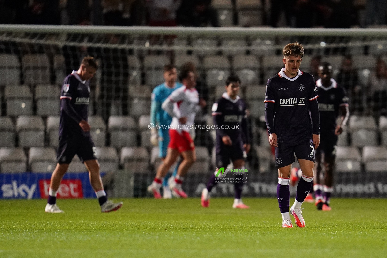 Luton town players look on as stevenage make it 2-0 during the Sky Bet League One match Stevenage vs Luton Town at Lamex Stadium, Stevenage, United Kingdom on 10 September 2026

(Photo by Harvey Murphy/News Images)