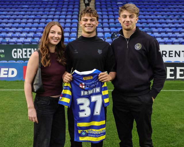 Patrick Irwin of Warrington Wolves is presented his debut shirt during the Betfred Super League round 27 match Warrington Wolves vs Toulouse Olympique at The Halliwell Jones Stadium, Warrington, United Kingdom on 11 September 2026

(Photo by Mark Cosgrove/News Images)