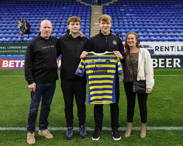 Daniel Coop of Warrington Wolves is presented his debut shirt during the Betfred Super League round 27 match Warrington Wolves vs Toulouse Olympique at The Halliwell Jones Stadium, Warrington, United Kingdom on 11 September 2026

(Photo by Mark Cosgrove/News Images)