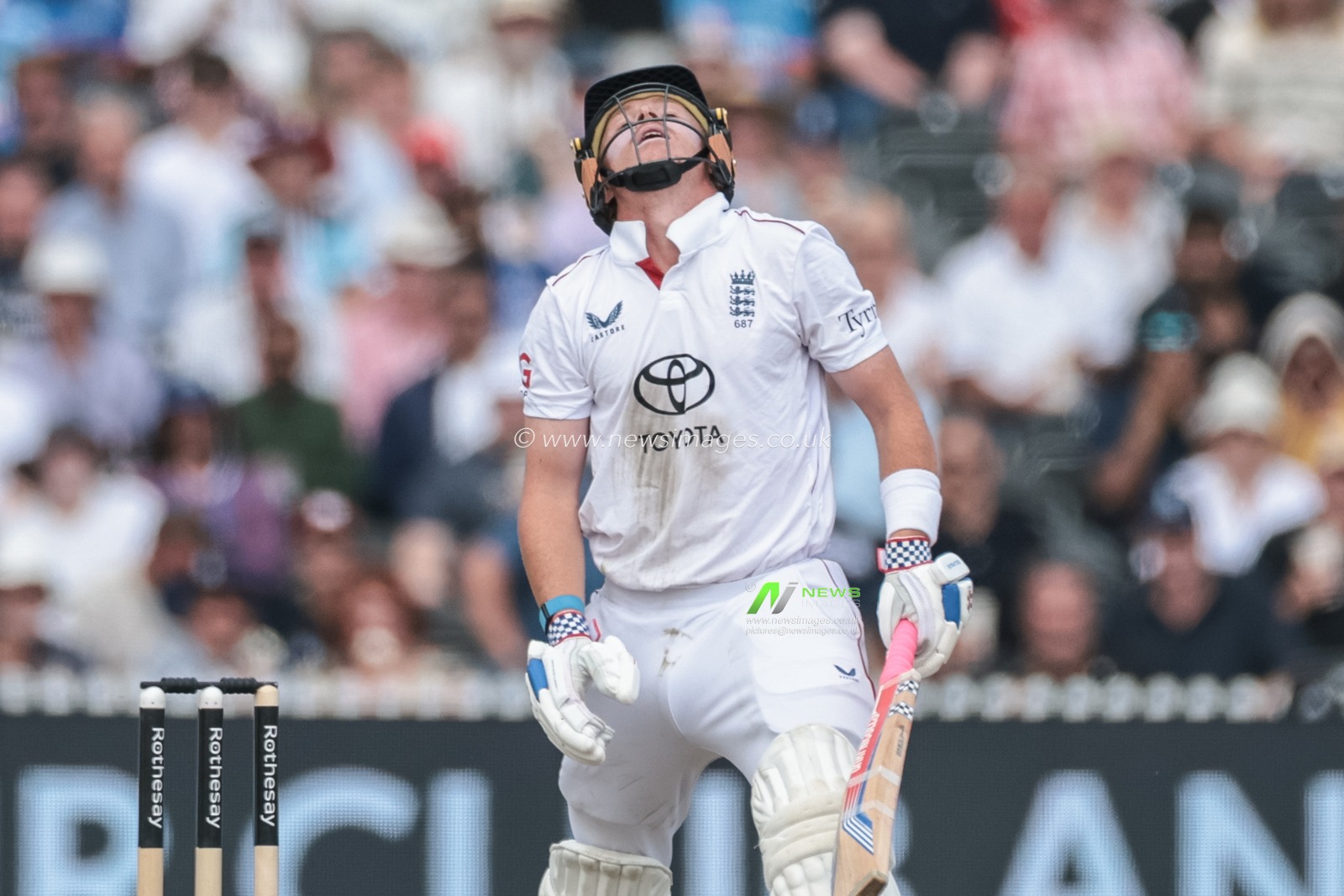 A dejected Ollie Pope of England reacts after he’s caught out by Rahul during the 4th Rothesay Test Match match Day 3 England vs India at Old Trafford Cricket Ground, Manchester, United Kingdom, 25th July 2025

(Photo by Mark Cosgrove/News Images)