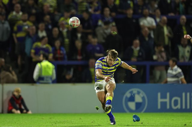 Leon Hayes of Warrington Wolves hits the sticks and fails to convert during the Betfred Super League round 27 match Warrington Wolves vs Toulouse Olympique at The Halliwell Jones Stadium, Warrington, United Kingdom on 11 September 2026

(Photo by Mark Cosgrove/News Images)