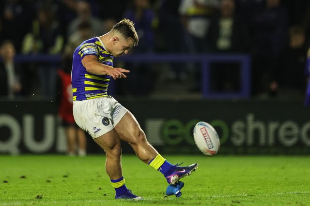 Leon Hayes of Warrington Wolves converts for a goal during the Betfred Super League round 27 match Warrington Wolves vs Toulouse Olympique at The Halliwell Jones Stadium, Warrington, United Kingdom on 11 September 2026

(Photo by Mark Cosgrove/News Images)
