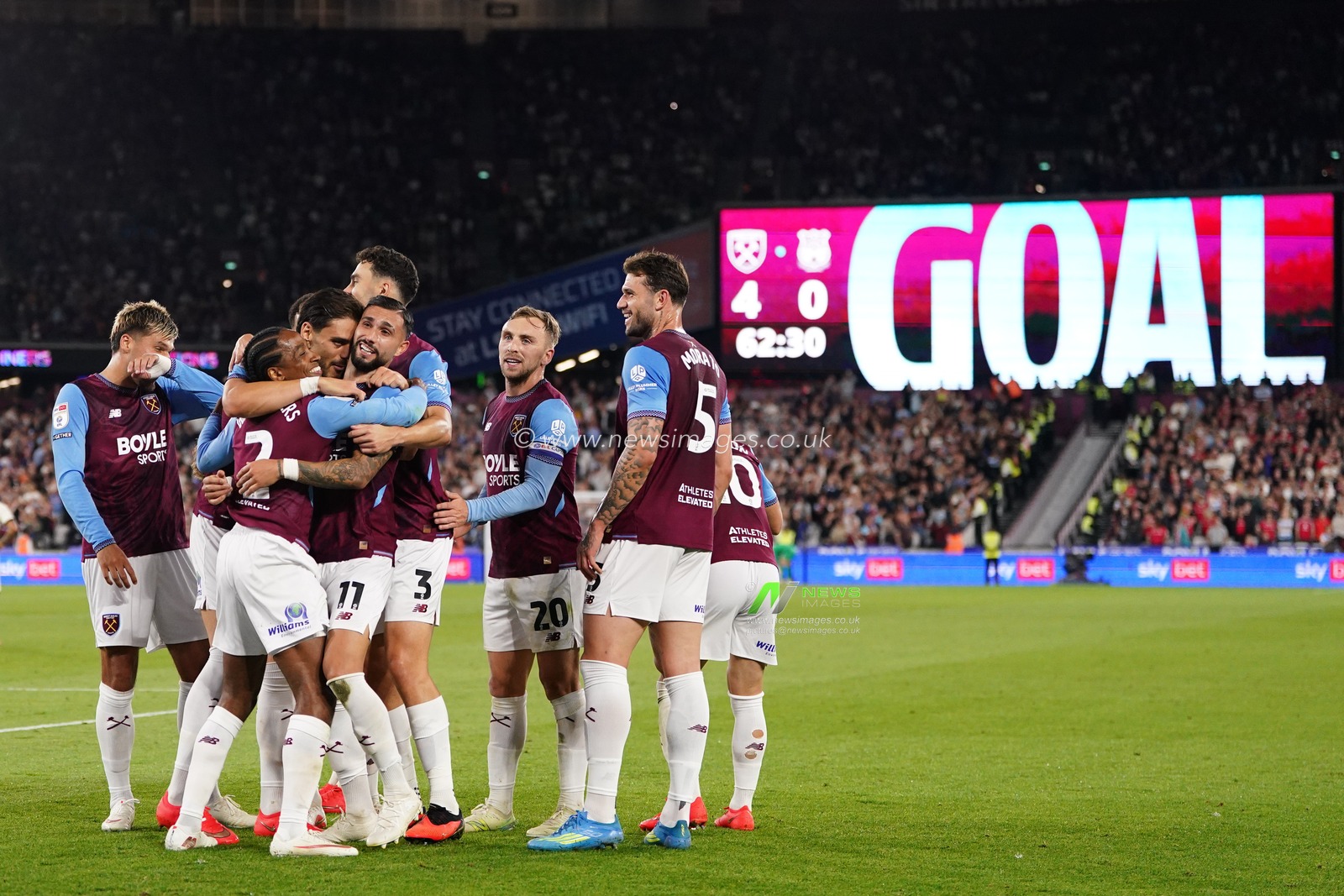 West Ham players celebrate 4-0 lead during the Sky Bet Championship match West Ham United vs Wrexham at London Stadium, London, United Kingdom on 11 September 2026

(Photo by Harvey Murphy/News Images)