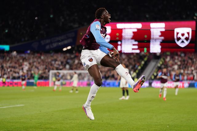 Mohamadou Kante of West Ham United celebrates his goal to make it 5-0 during the Sky Bet Championship match West Ham United vs Wrexham at London Stadium, London, United Kingdom on 11 September 2026

(Photo by Harvey Murphy/News Images)