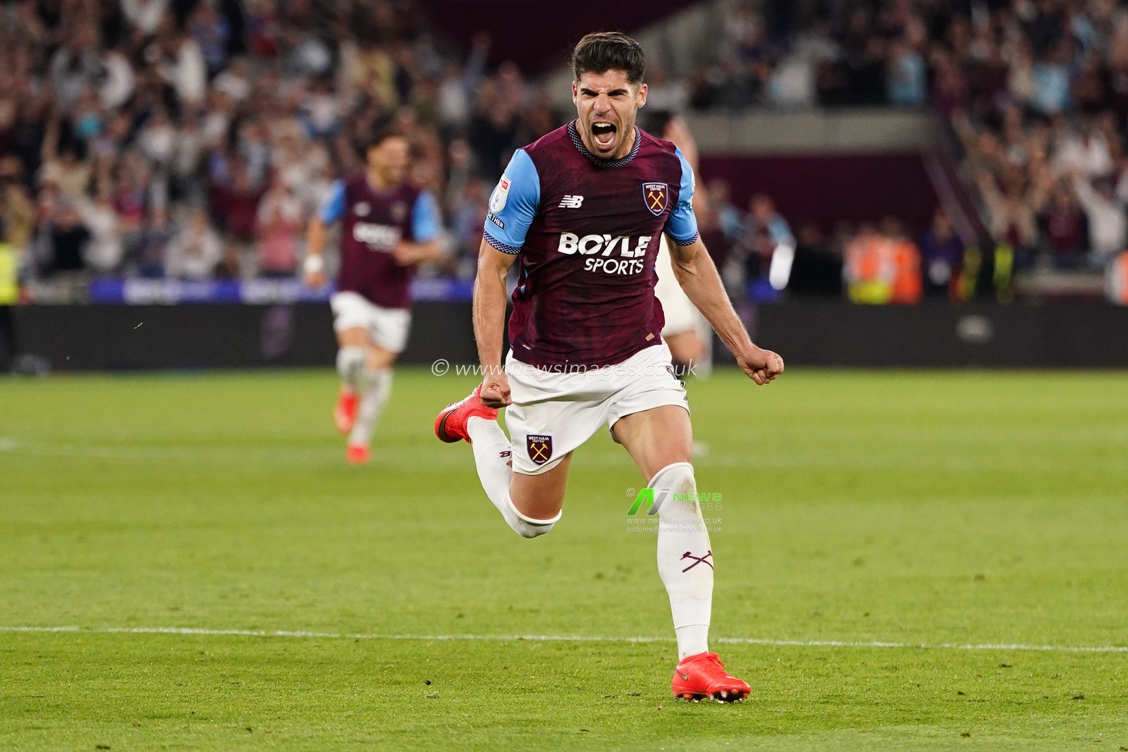 Manor Solomon of West Ham United celebrates goal to make it 6-0 during the Sky Bet Championship match West Ham United vs Wrexham at London Stadium, London, United Kingdom on 11 September 2026

(Photo by Harvey Murphy/News Images)