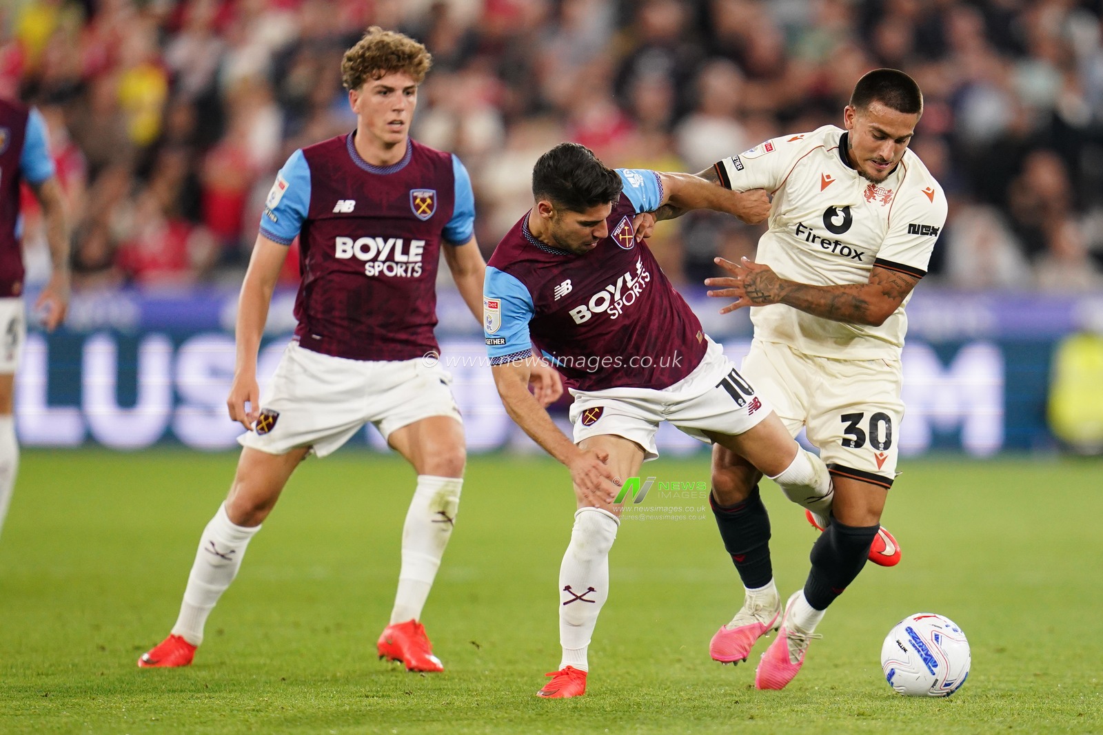 during the Sky Bet Championship match West Ham United vs Wrexham at London Stadium, London, United Kingdom on 11 September 2026

(Photo by Harvey Murphy/News Images)