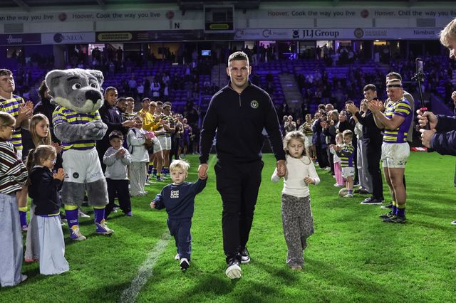 George Williams of Warrington Wolves walks down a guar of honour during the Betfred Super League round 27 match Warrington Wolves vs Toulouse Olympique at The Halliwell Jones Stadium, Warrington, United Kingdom on 11 September 2026

(Photo by Mark Cosgrove/News Images)